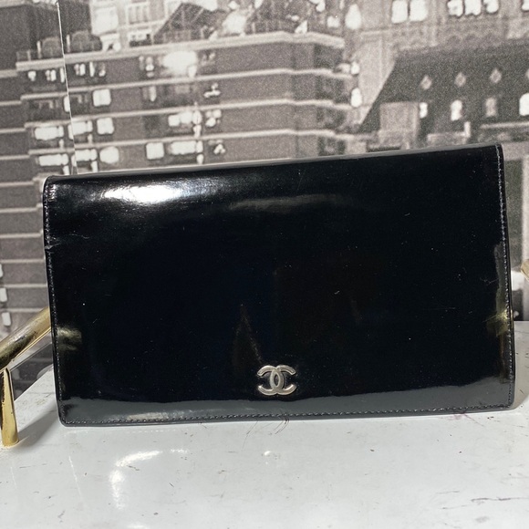 Authentic Chanel CC Patent Leather Wallet - Picture 6 of 17